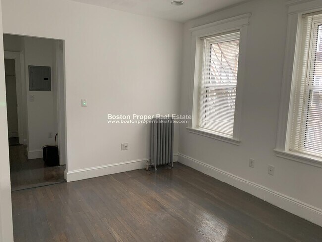 Photo - 100 Queensberry St