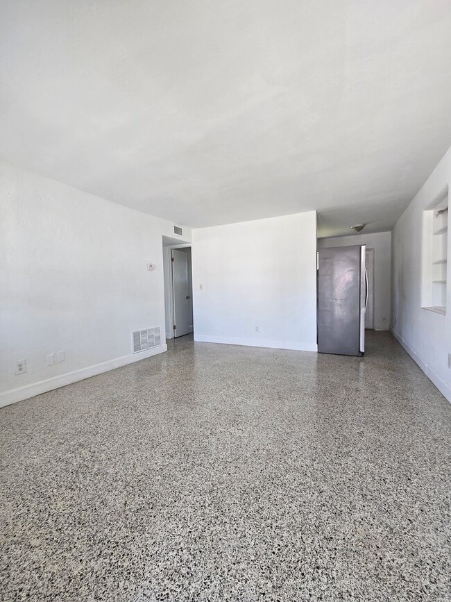 Photo - 1703 Edgewater Dr Unidad #1701