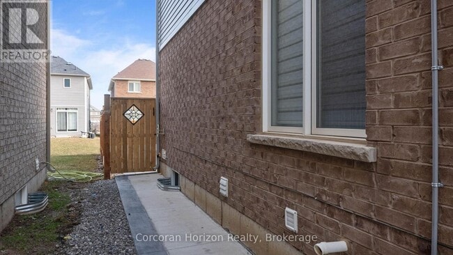 Photo - 9 Price St