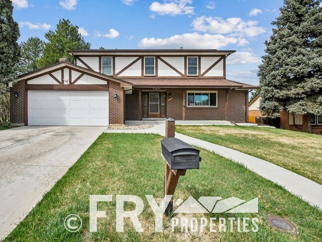 Building Photo - Spacious Five-Bedroom - Great For Entertaining