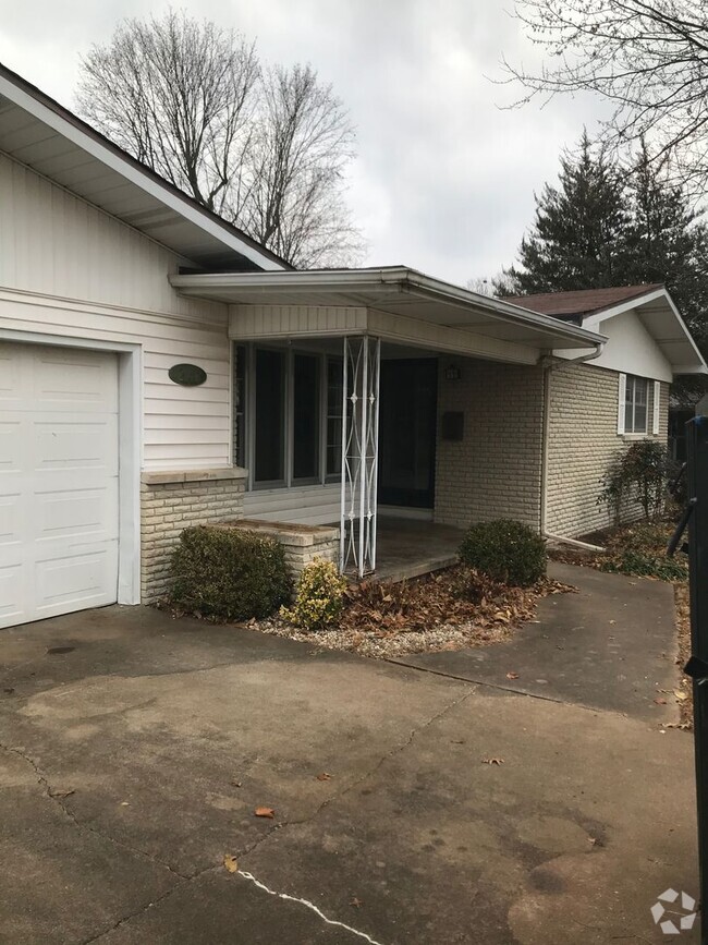 Building Photo - 3 bedroom, 2 bathroom, 2 car garage hom fo... Rental