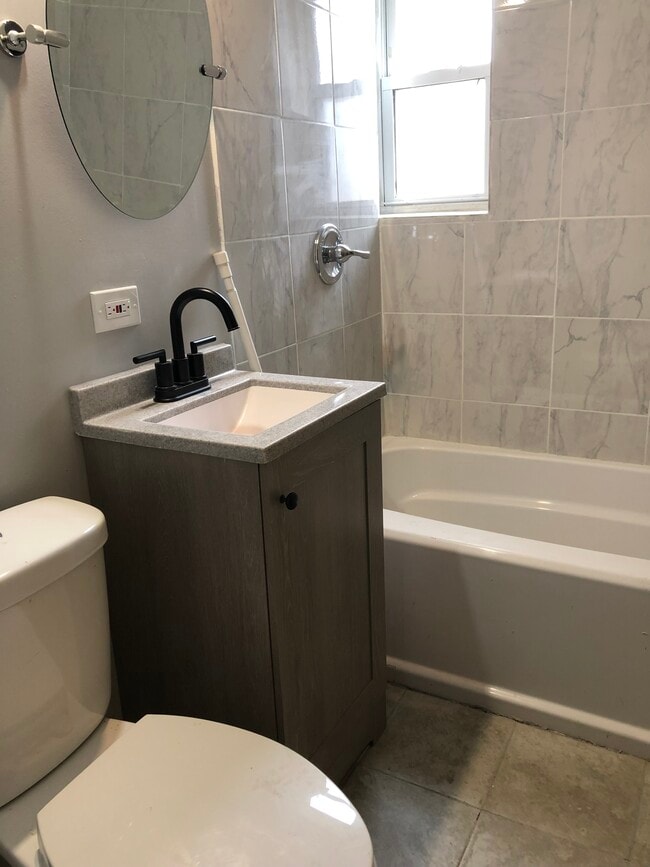 Building Photo - 1638 S 50th Ave Unit 2F Rental