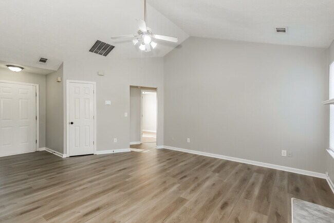 Photo - 35 N Greenfield Cir