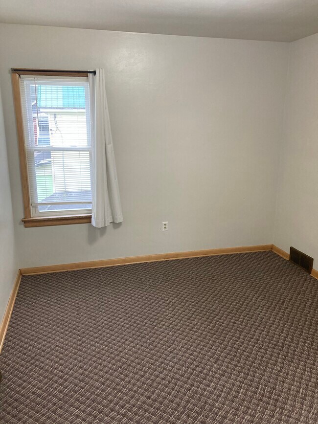 826 Hess Ave Unit 4