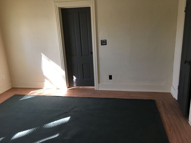 Photo - 1051 Liberty St Unidad 1051 1/2