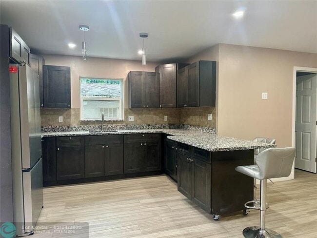 Photo - 1650 SW 117th Ave House