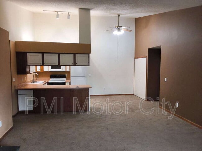 Photo - 30512 Oakridge Manor Dr