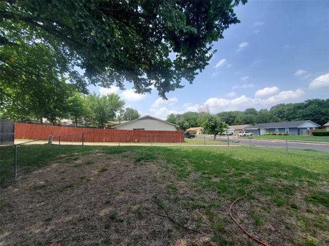 Photo - 1517 Frio Ln