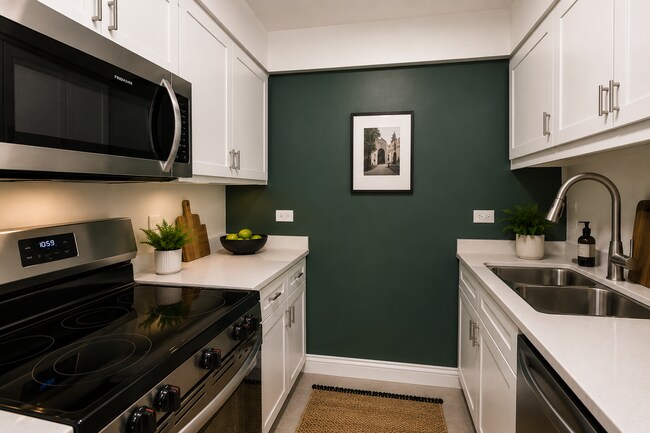 601 E 32nd St Unit 605