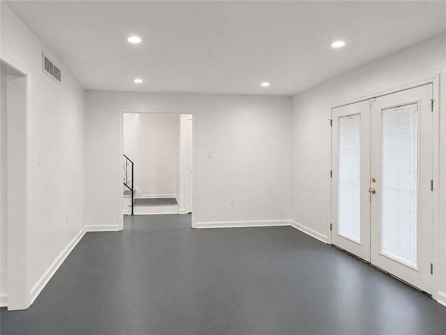 Photo - 7702 Belcrest Pl