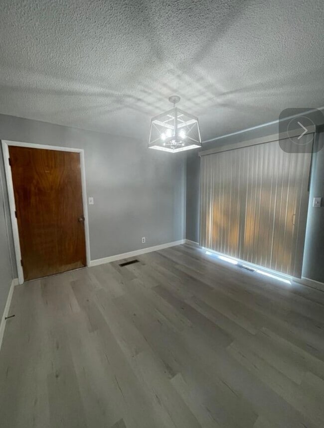 Photo - 709 Mackenzie Dr