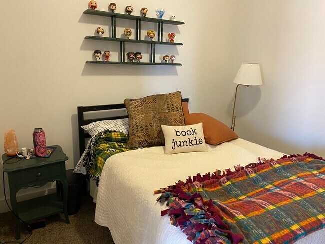 Photo - 134 - 217 S Neil