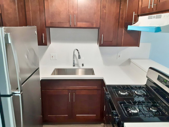 Photo - 3771 Farquhar Ave Unit B