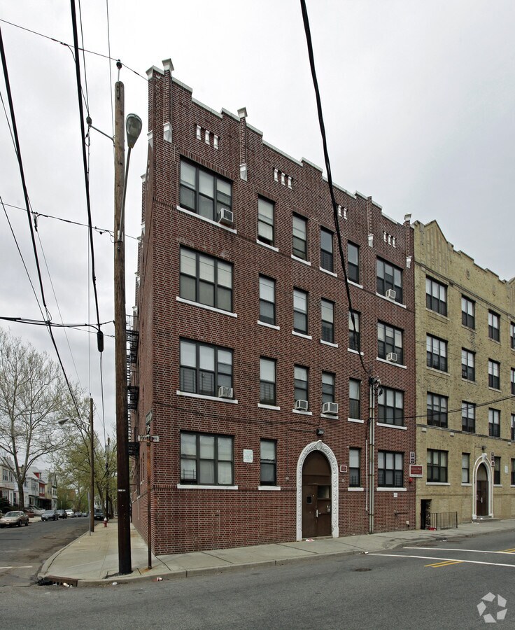 Photo - 83 Bergen Ave Apartments