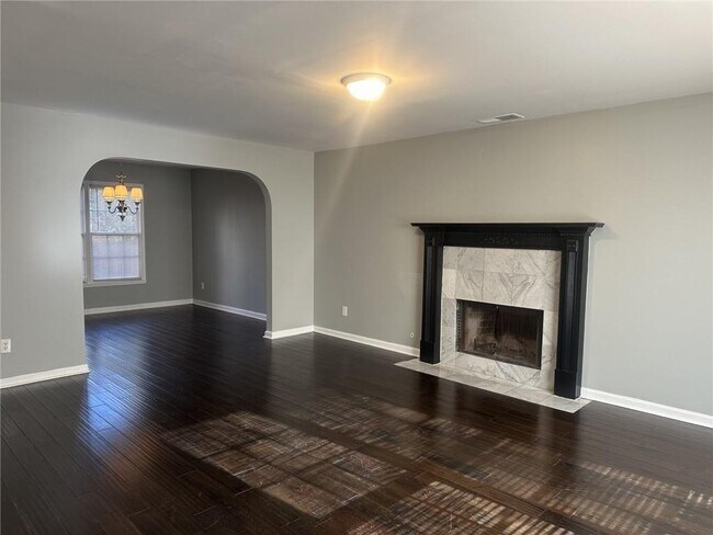 Photo - 505 Oxford Crest Ct NW