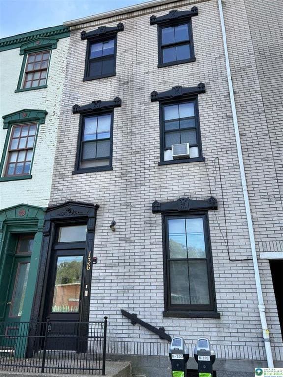 Building Photo - 136 Bushkill St Unit 4
