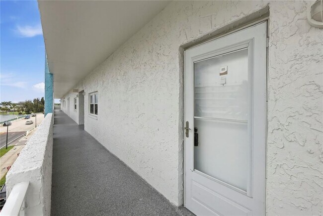 285 107th Ave Unit 405
