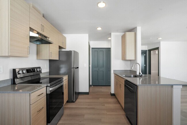 Photo - Hickory Lake