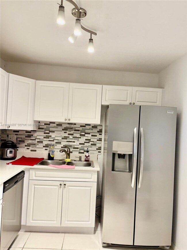 Building Photo - 500 Three Islands Boulevard Unit 719