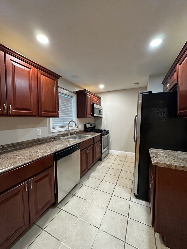 324 Central Ave House House Rental in New Bedford, MA