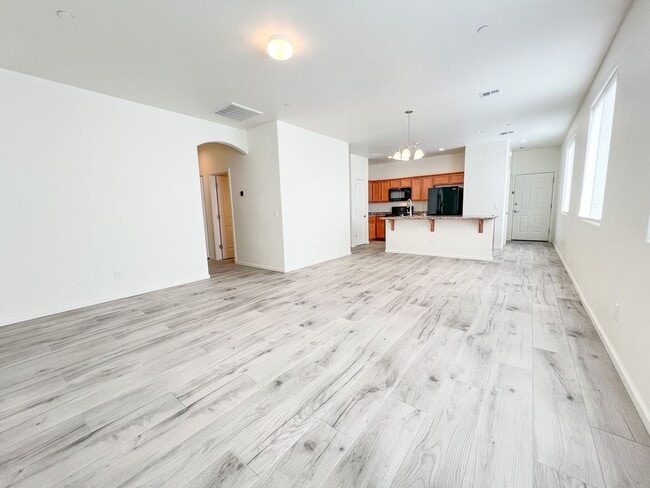 1735 Pinon Dr