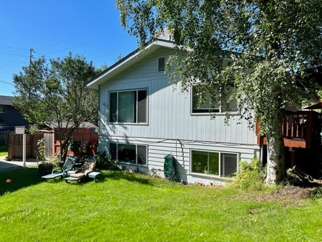 Downtown Furnished Two Bed Unit in Duplex-... - Downtown Furnished Two Bed Apartment Unit in Duplex-... Unit 1618 E St.-  #2