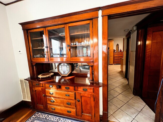 Photo - 2340 W Thomas St Unit 2F