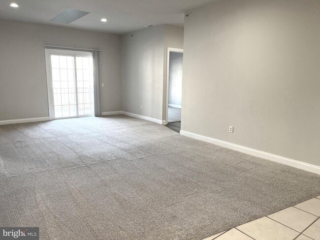 Photo - 1324 West Chester Pike Unidad 113