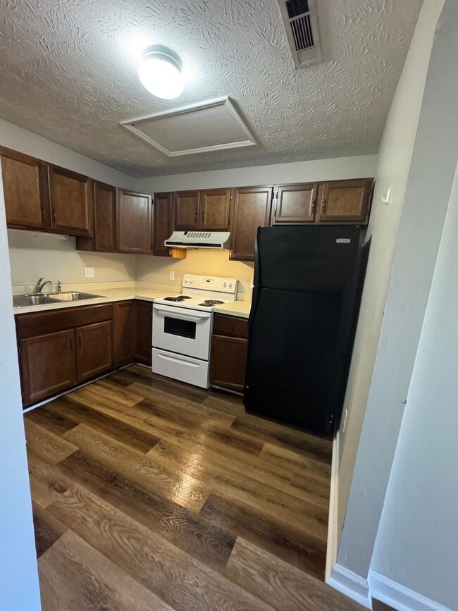 Photo - 1008 Preston St Unit A