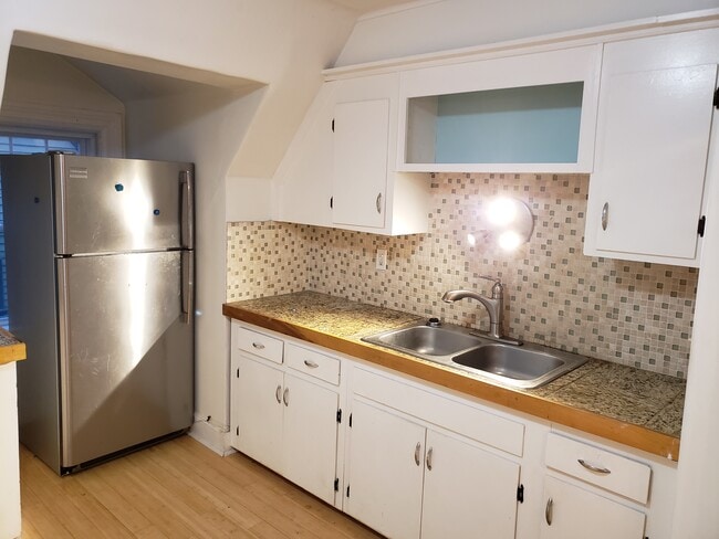 Photo - 221 Doyle Ave