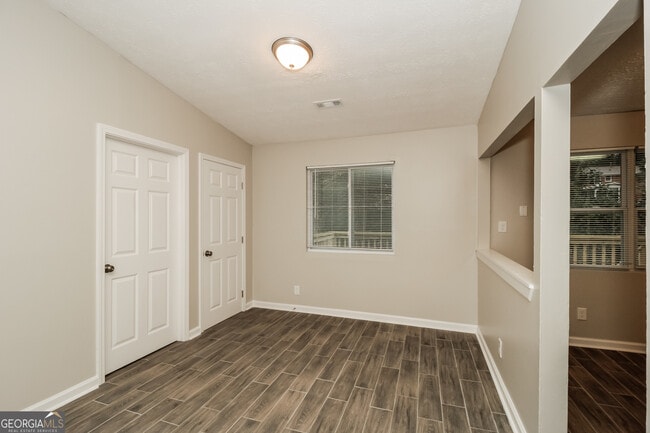 Photo - 1349 Willow Trail SW