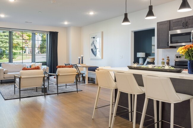 Diseñado para la comodidad y la conexión. - Fulton Landing