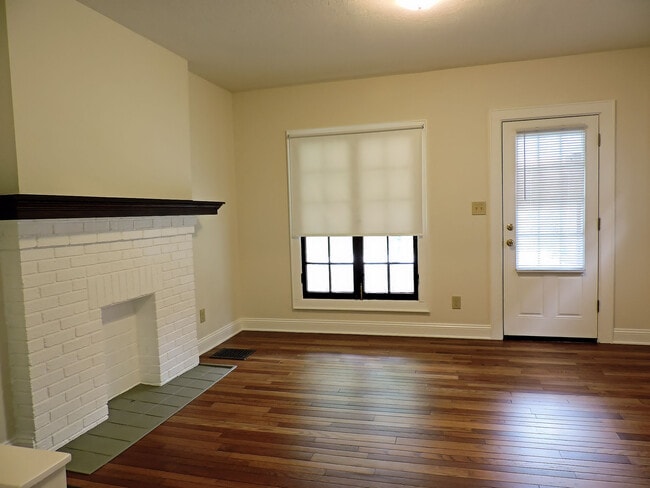 Photo - 113 W North Broadway St Unit 113