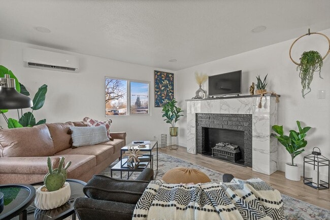 1328 Potter Ave