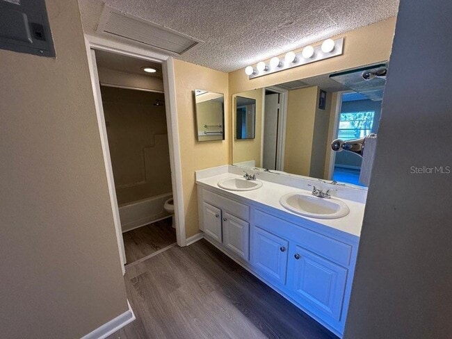 Photo - 2553 N Alafaya Trail Unit 102