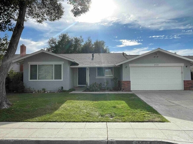 Building Photo - 3724 Edgefield Drive