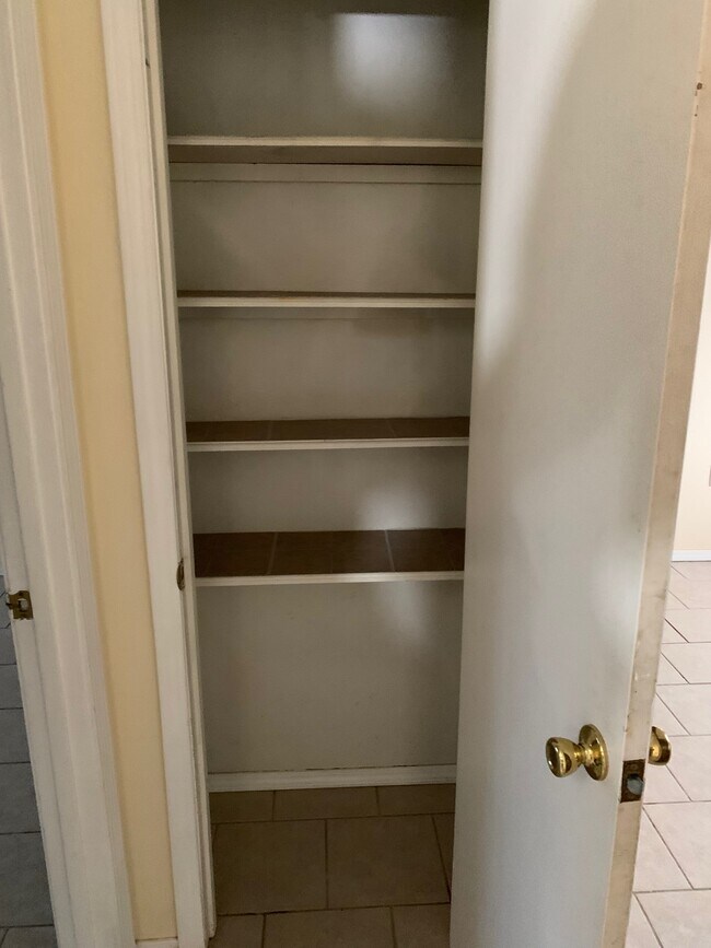 Photo - 513 E 5th Pl