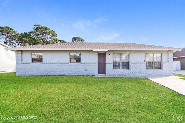 Building Photo - 674 Altamira St NW Rental