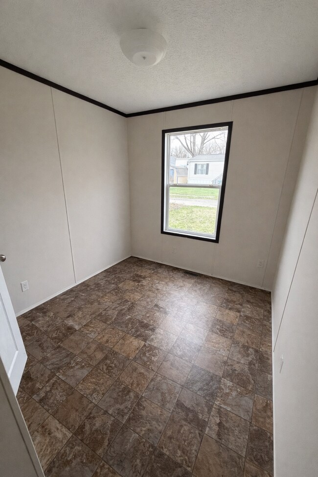 Photo - 266 S Birdsall Dr