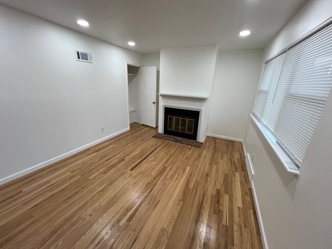 Living Room - 2120 Union Rd