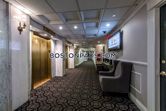 Photo - 62 Boylston St Unidad 306