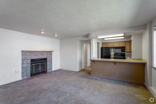 1BR, 1BA - 500-600SF - Walnut Court