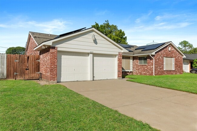 Photo - 8818 Edgemoor Dr