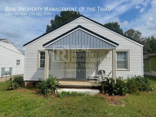 Studio Duplex 1bd/1ba Unit in Thomasville - Studio Duplex 1bd/1ba Apartment Unit in Thomasville Unit 203