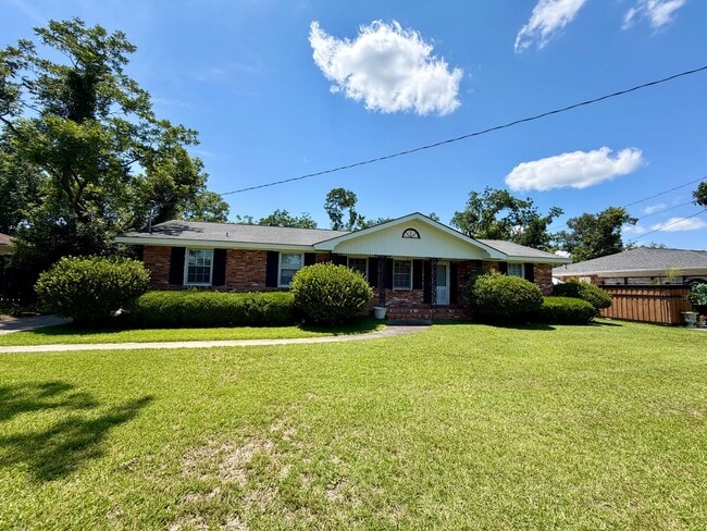 Building Photo - 2 Bed/1 Bath House