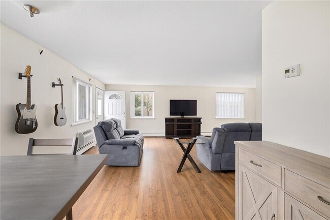 Photo - 66 Girard Ave Unidad 311