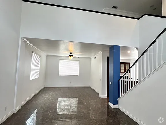 Building Photo - 407 E Lurelane St Rental
