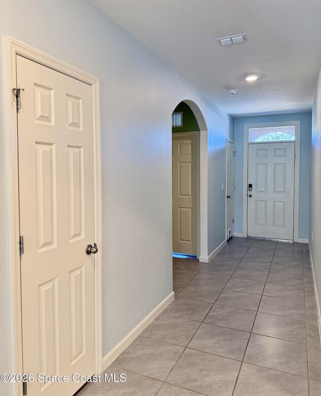 Photo - 282 Heritage St SW