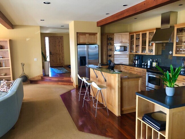 61890 Fall Creek Loop