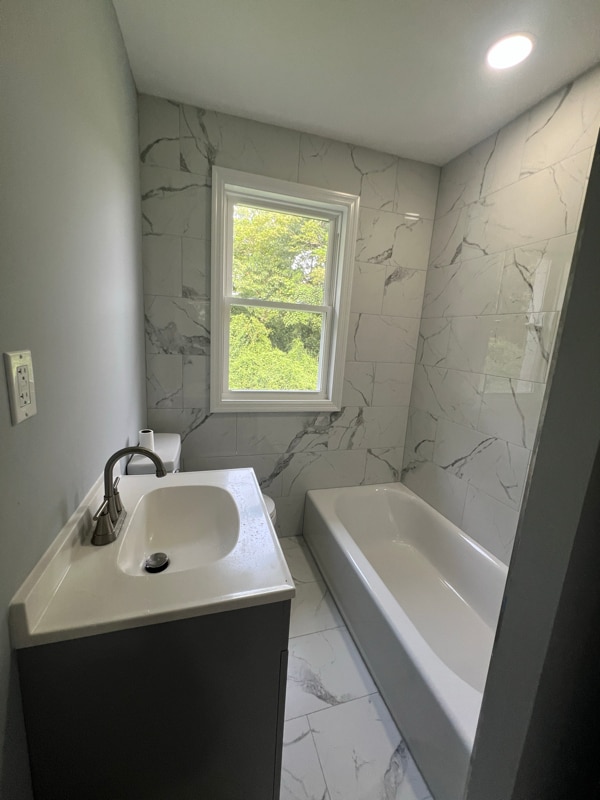 Photo - 680 E Main St